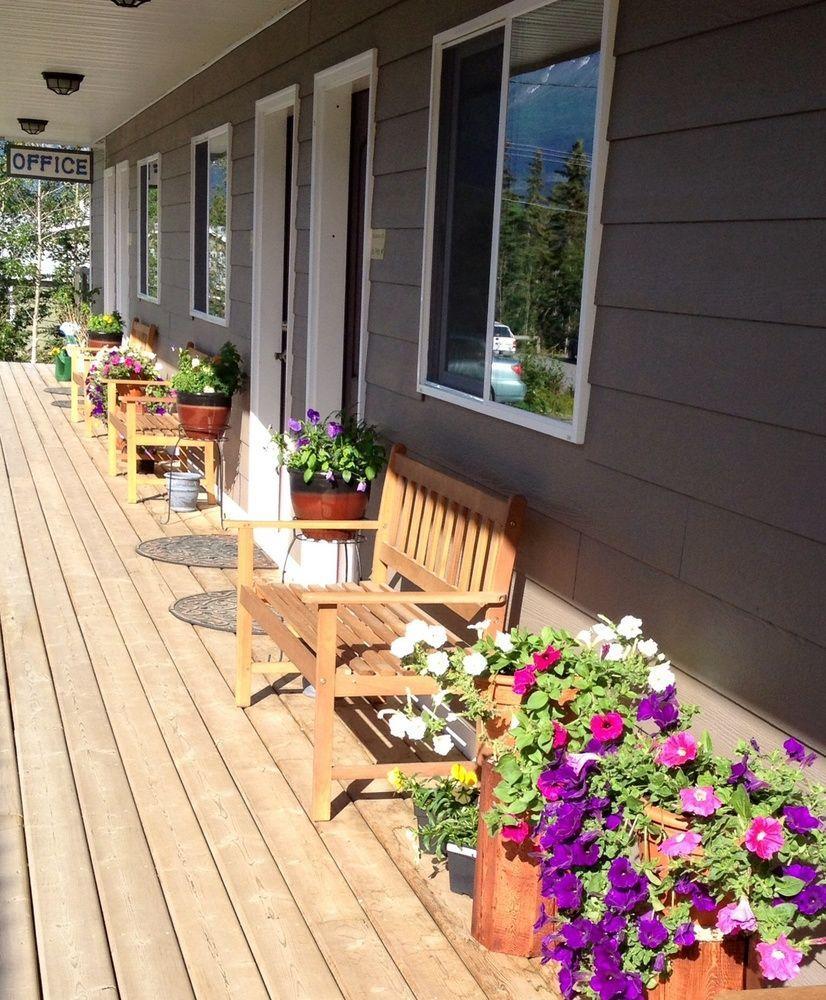 Parkside Inn Haines Junction Zewnętrze zdjęcie