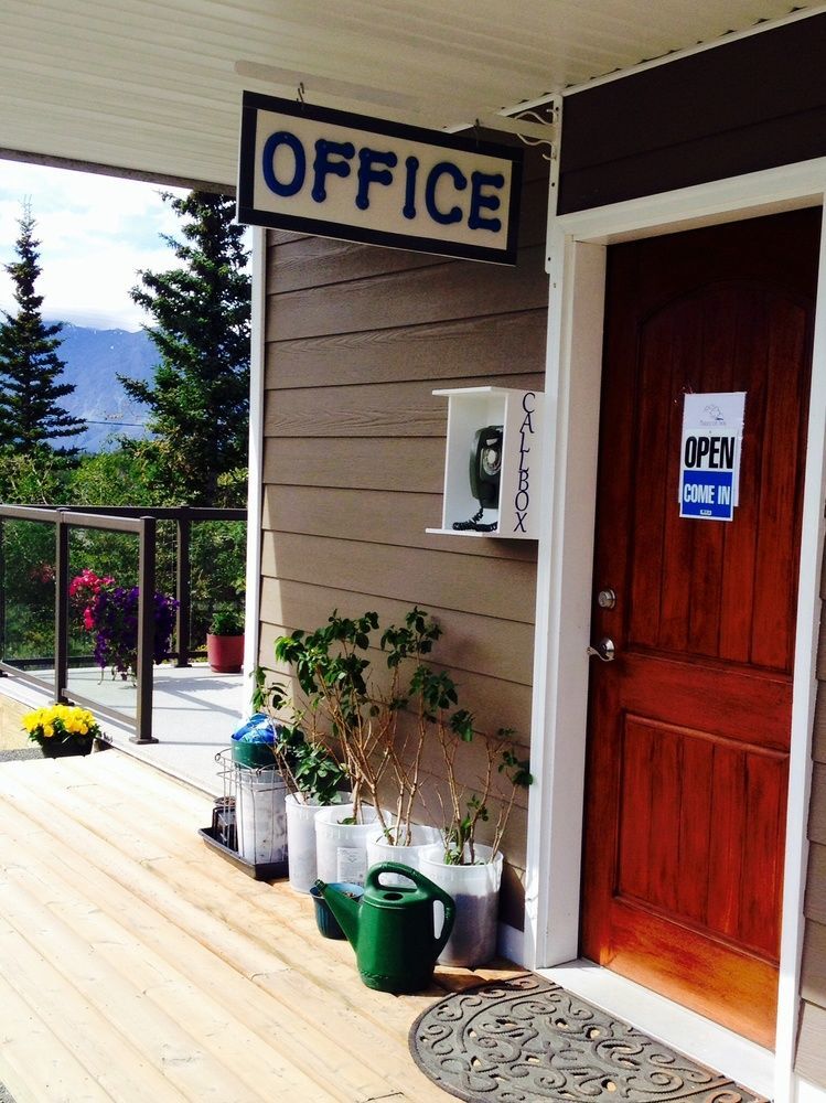 Parkside Inn Haines Junction Zewnętrze zdjęcie